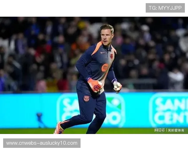 巴萨欧冠淘汰赛名单大换血：新援坎塞洛替换租借离队的特尔施特根